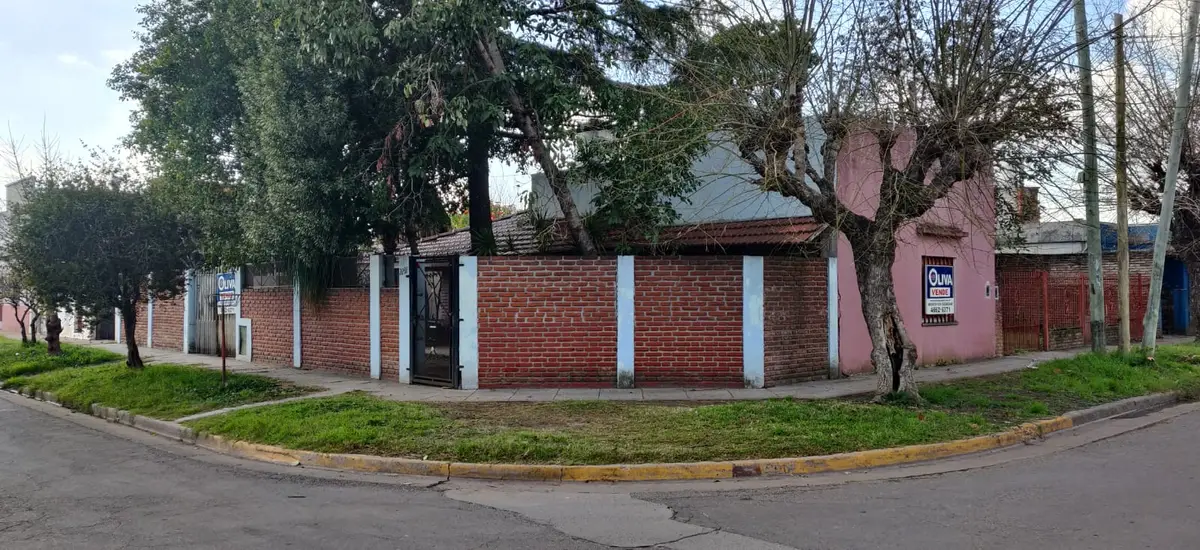 Casa Americana en Esquina – Casa en venta en Hurlingham