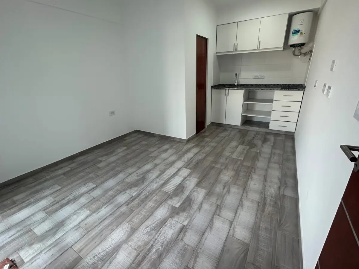 Monoambiente en 2do Piso – Departamento en alquiler en Hurlingham