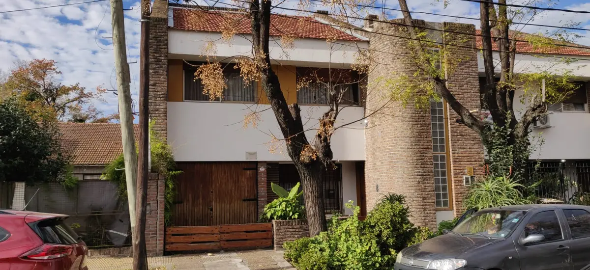 Tríplex en zona residencial – PH en venta en Hurlingham