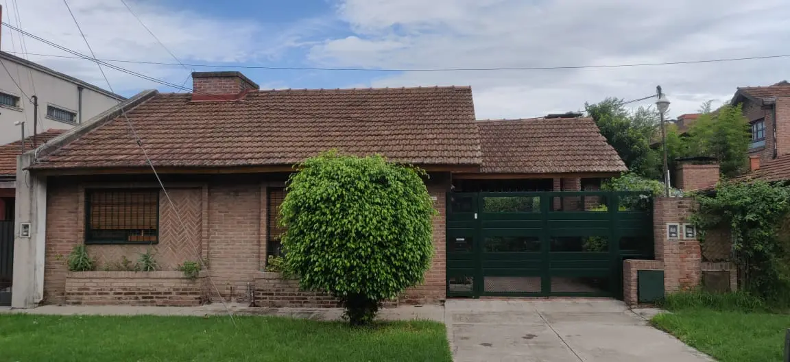 Impecable Chalet en Parque Quirno – Casa en venta en Parque Quirno