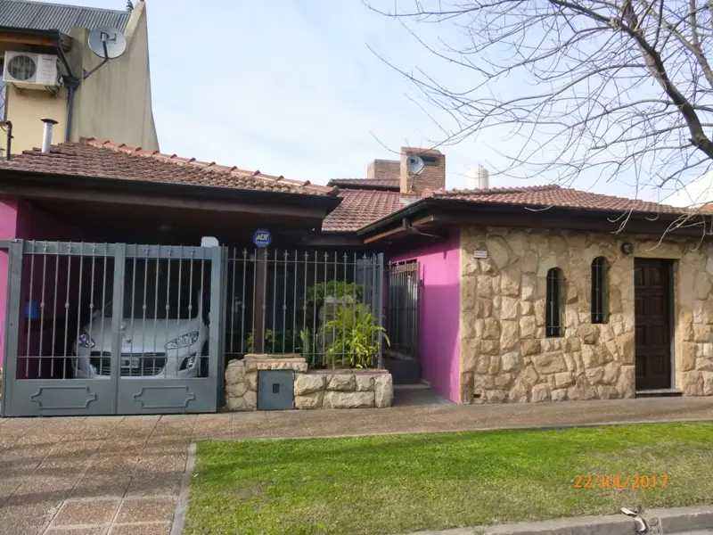 Impecable chalet en Parque Johnston – Casa en venta en Parque Johnston