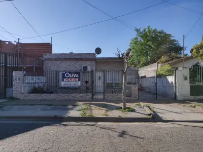 Casa americana a 4 cuadras de estación – Casa en venta en Hurlingham
