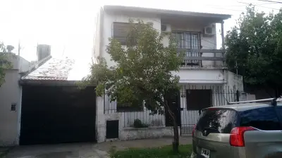 Casa en dos plantas – Casa en venta en Hurlingham