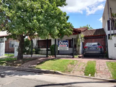 Chalet en muy buen estado – Casa en venta en Hurlingham