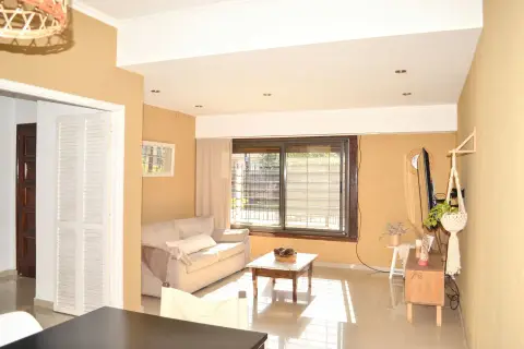 Casa en dos plantas, Hurlingham: foto 1 de la galería