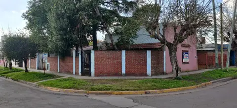 Casa Americana en Esquina – Casa en venta en Hurlingham