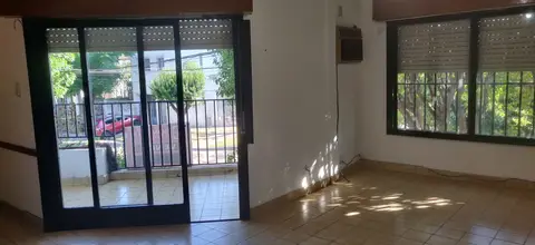 PH en primer piso, Hurlingham: foto 1 de la galería