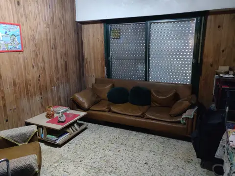 Casa en dos plantas a 100mts de Av. Roca, Hurlingham: foto 2 de la galería