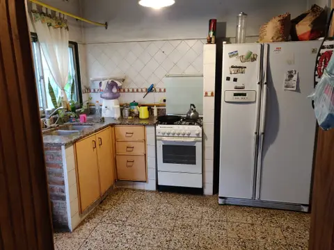 Casa en dos plantas a 100mts de Av. Roca, Hurlingham: foto 3 de la galería