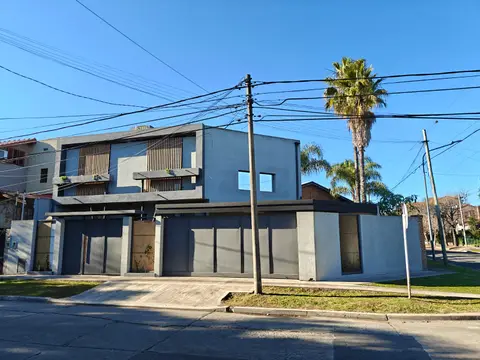 Hermosa casa en dos plantas, Hurlingham: foto 1 de la galería