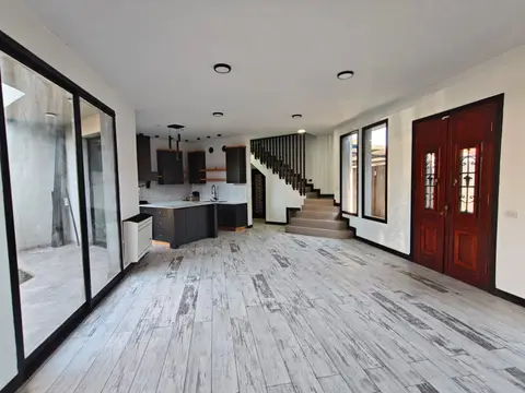 Hermosa casa en dos plantas, Hurlingham: foto 4 de la galería