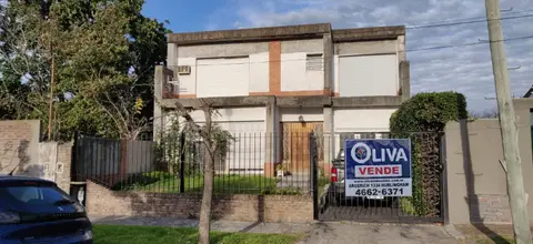 Casa en dos plantas – Casa en venta en Hurlingham
