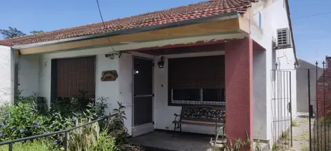 Chalet en Barrio Los Troncos, Barrio Los Troncos: foto 1 de la galería