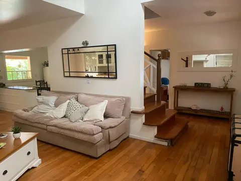 Impecable chalet en dos plantas en Barrio Cerrado, Hurlingham: foto 1 de la galería