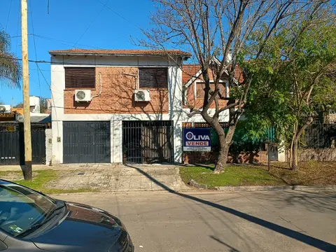 Chalet en 2 plantas – Casa en venta en Hurlingham