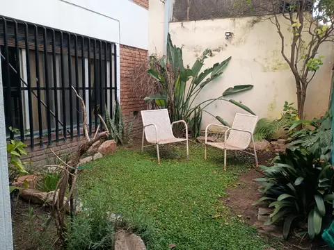 Chalet en 2 plantas, Hurlingham: foto 1 de la galería