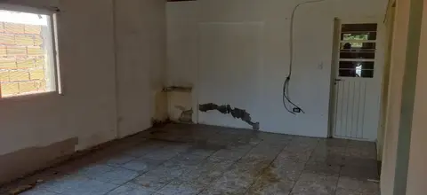 Casa a refaccionar sobre amplio lote, William C. Morris: foto 1 de la galería