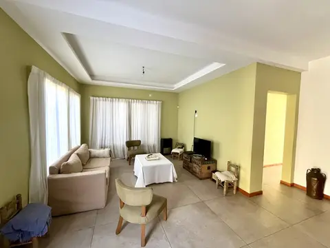 Casa en dos plantas en Parque Johnston, Parque Johnston: foto 1 de la galería