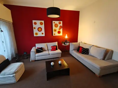 Casa con depto en block, Hurlingham: foto 1 de la galería
