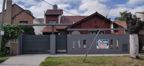 Excelente chalet en dos plantas – Casa en venta en Hurlingham