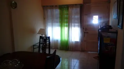 Casa americana a 4 cuadras de estación, Hurlingham: foto 3 de la galería