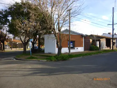 Casa en esquina, Hurlingham: foto 2 de la galería