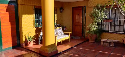Excelente casa a 100mts de estación, Hurlingham: foto 2 de la galería